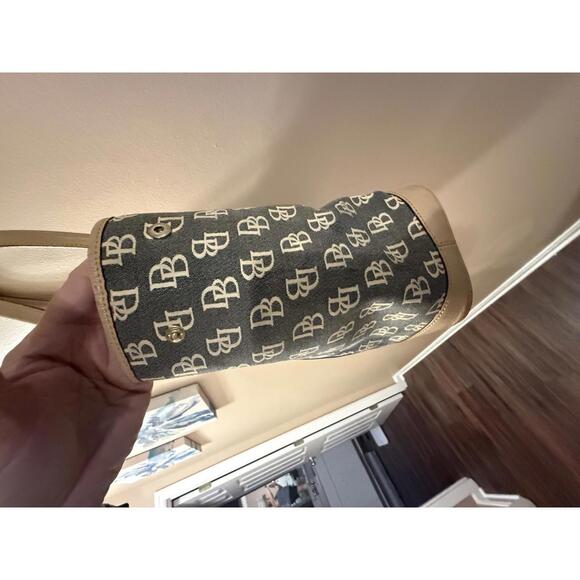 Dooney & Bourke Signature Logo Tote Bag - Picture 4 of 10